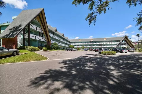 2042 Australia Way W #6, Clearwater, FL 33763