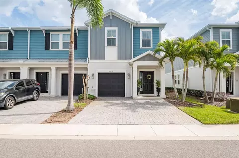 2914 Grand Kemerton Pl, Tampa, FL 33618