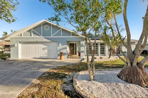 1360 Overbrook Rd, Englewood, FL 34223