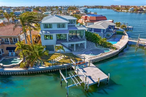 16119 6th St E, Redington Beach, FL 33708