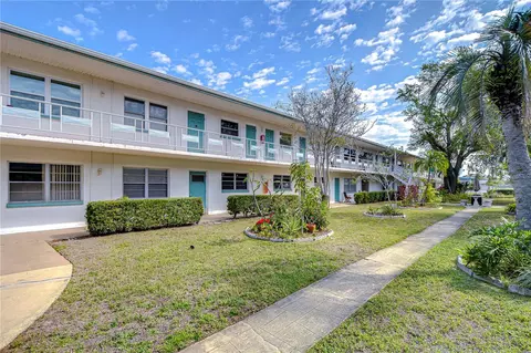 5825 18th St N #17, Saint Petersburg, FL 33714