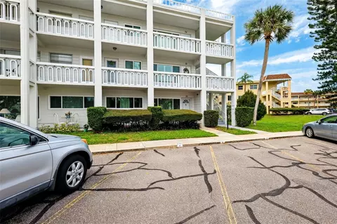 2020 World Parkway Blvd #26, Clearwater, FL 33763
