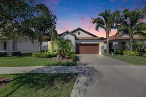 16817 Whisper Elm St, Wimauma, FL 33598