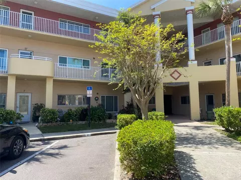 2022 Camelot Dr #9, Clearwater, FL 33763