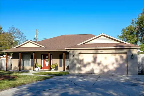 9643 Temple Ave, Seminole, FL 33772