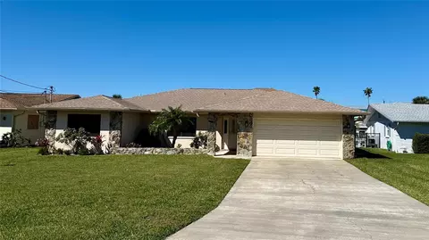 8077 Island Dr, Port Richey, FL 34668