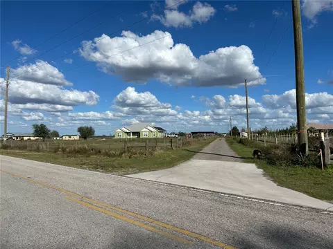 7735 Wauchula Rd, Myakka City, FL 34251