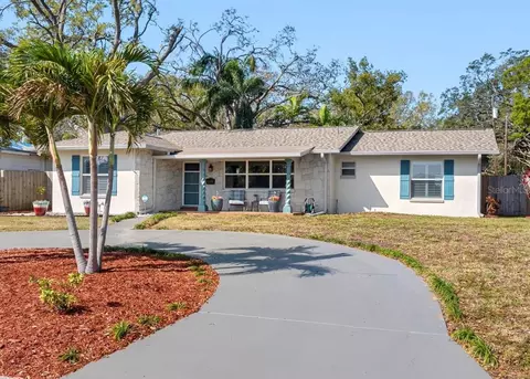 5300 Robin Ln N, Saint Petersburg, FL 33714