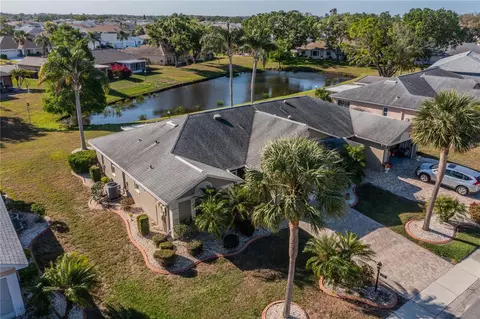 1933 Grand Cypress Ln, Sun City Center, FL 33573