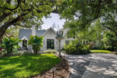2521 Driftwood Rd SE, Saint Petersburg, FL 33705