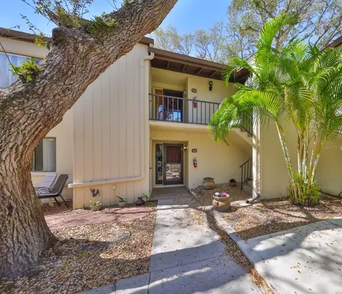 700 Starkey Rd #514, Largo, FL 33771
