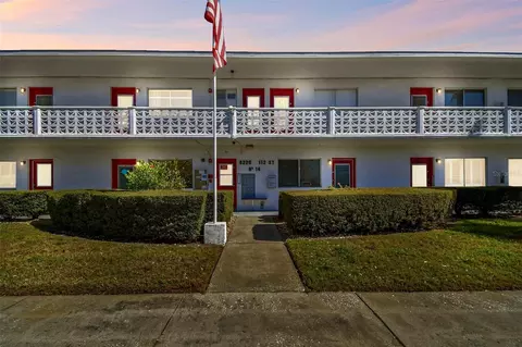 8220 112th St N #206, Seminole, FL 33772