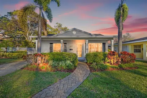 2819 Boca Ciega Dr N, Saint Petersburg, FL 33710