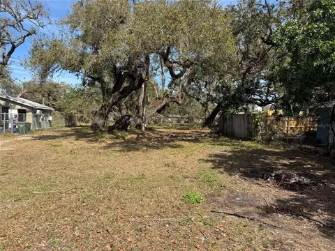 1575 19th St, Sarasota, FL 34234