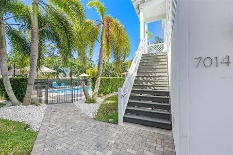 7014 Grevilla Ave S, South Pasadena, FL 33707
