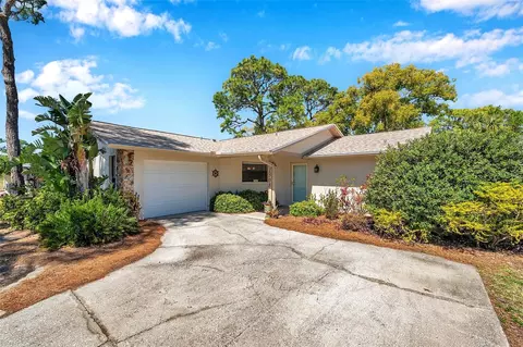 1308 Gulfview Woods Ln, Tarpon Springs, FL 34689