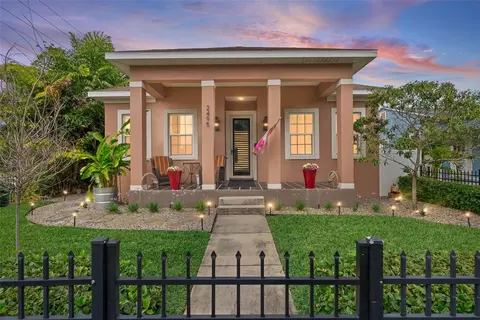 2495 13th Ave N, Saint Petersburg, FL 33713
