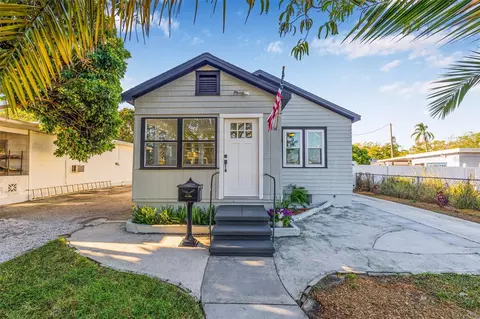 2734 17th Ave N, Saint Petersburg, FL 33713