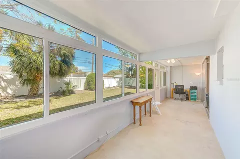 9945 47th Ave N #101, Saint Petersburg, FL 33708