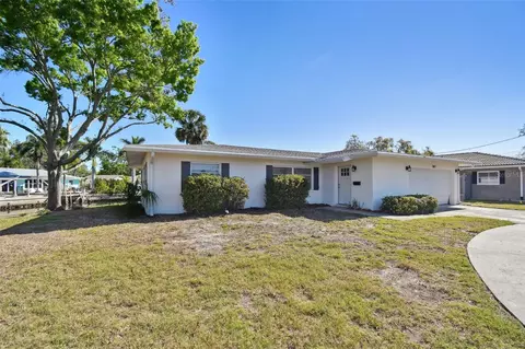 5167 Venetian Blvd NE, Saint Petersburg, FL 33703