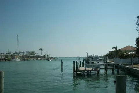 390 Belle Point Dr, Saint Pete Beach, FL 33706