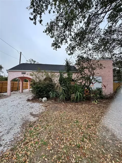 1154 7th St NW, Largo, FL 33770