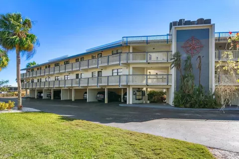 11650 Capri Cir S #203, Treasure Island, FL 33706