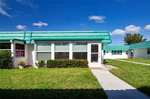 205 Kings Blvd #57, Sun City Center, FL 33573