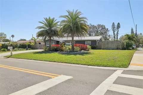 10194 65th Ave N, Seminole, FL 33772