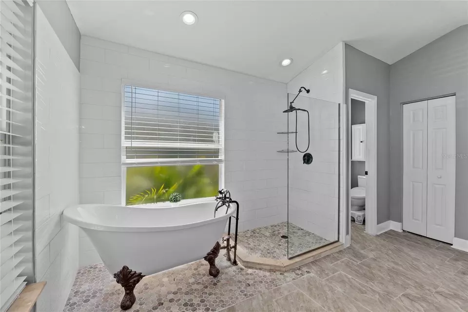 Bath - 15618 Shoal Creek Pl, Odessa, FL 33556 photo 4 of 6