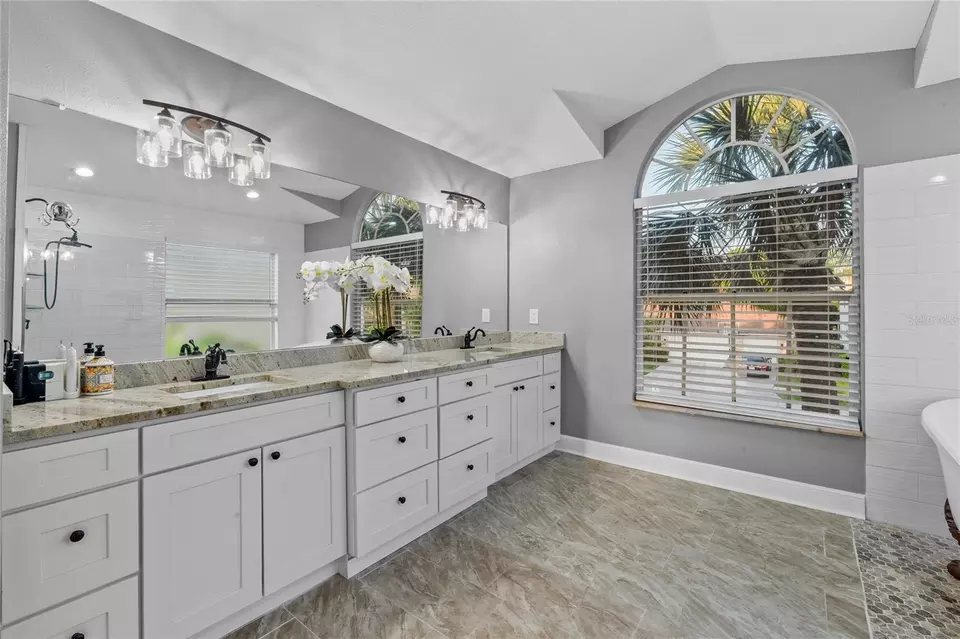 Bath - 15618 Shoal Creek Pl, Odessa, FL 33556 photo 2 of 6