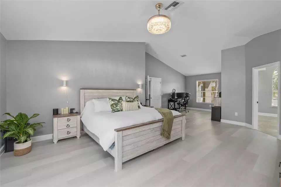 Bedroom - 15618 Shoal Creek Pl, Odessa, FL 33556 photo 2 of 6
