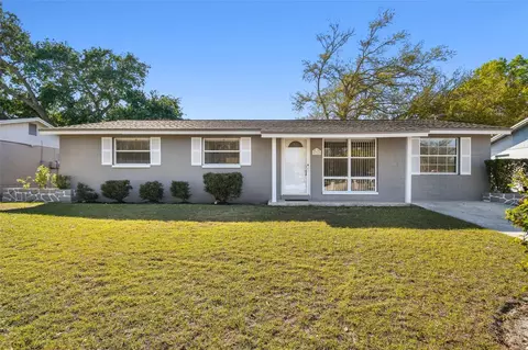 6712 Runningwoods Dr, Tampa, FL 33634