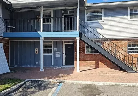 200 Country Club Dr #1303, Largo, FL 33771