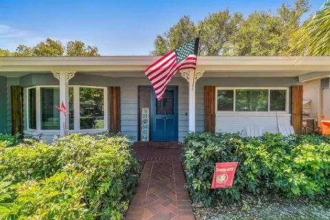 2041 Hillwood Dr, Clearwater, FL 33763