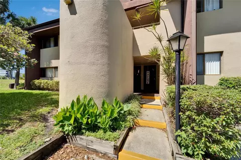 880 S Village Dr N #201, Saint Petersburg, FL 33716