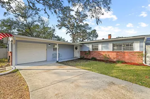910 Edgedale Cir, Brandon, FL 33510