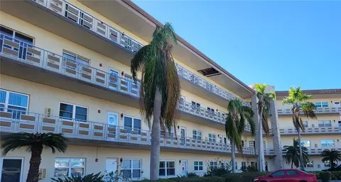 5725 80th St N #314, Saint Petersburg, FL 33709