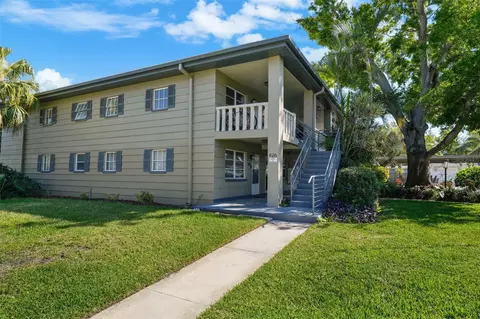 426 32nd Ave N #102E, Saint Petersburg, FL 33704