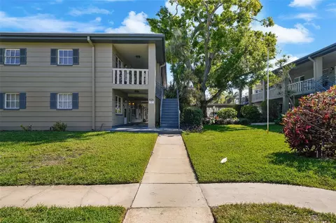 426 32nd Ave N #102E, Saint Petersburg, FL 33704