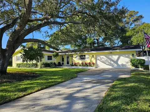 1420 Fairfield Dr, Clearwater, FL 33764
