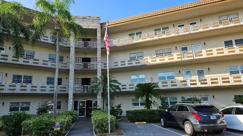 5725 80th St N #107, Saint Petersburg, FL 33709