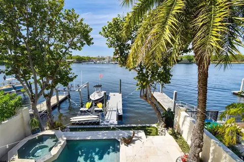 1035 Royal Pass Rd, Tampa, FL 33602