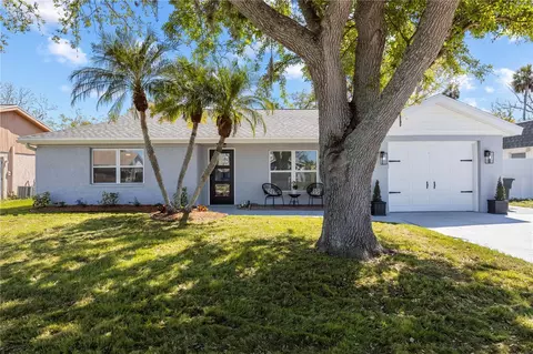 3352 Honeymoon Ln, Holiday, FL 34691
