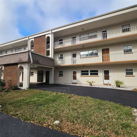 5880 38th Ave N #107, Saint Petersburg, FL 33710