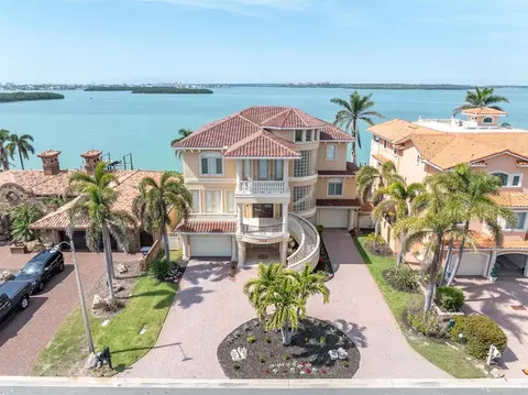 700 126th Ave, Treasure Island, FL 33706