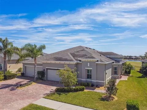 720 Chipper Dr, Sun City Center, FL 33573