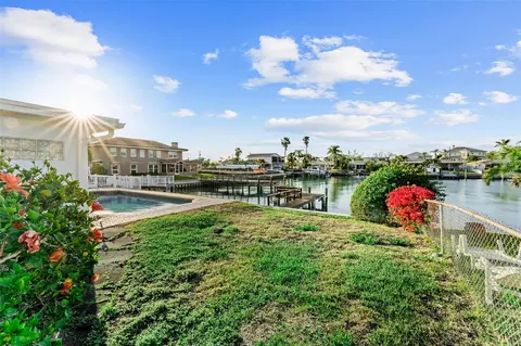 720 Capri Blvd, Treasure Island, FL 33706