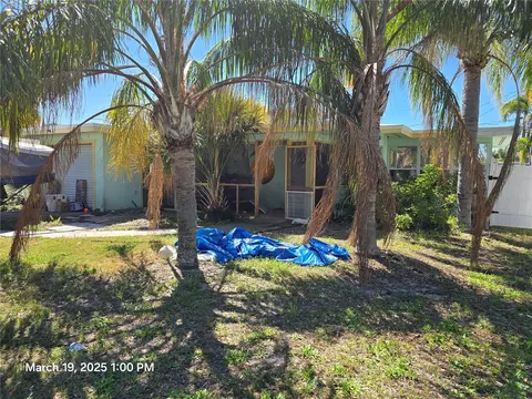 593 Trade Winds Dr, Dunedin, FL 34698