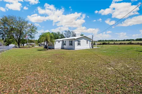 9536 Starline Dr, Dade City, FL 33525